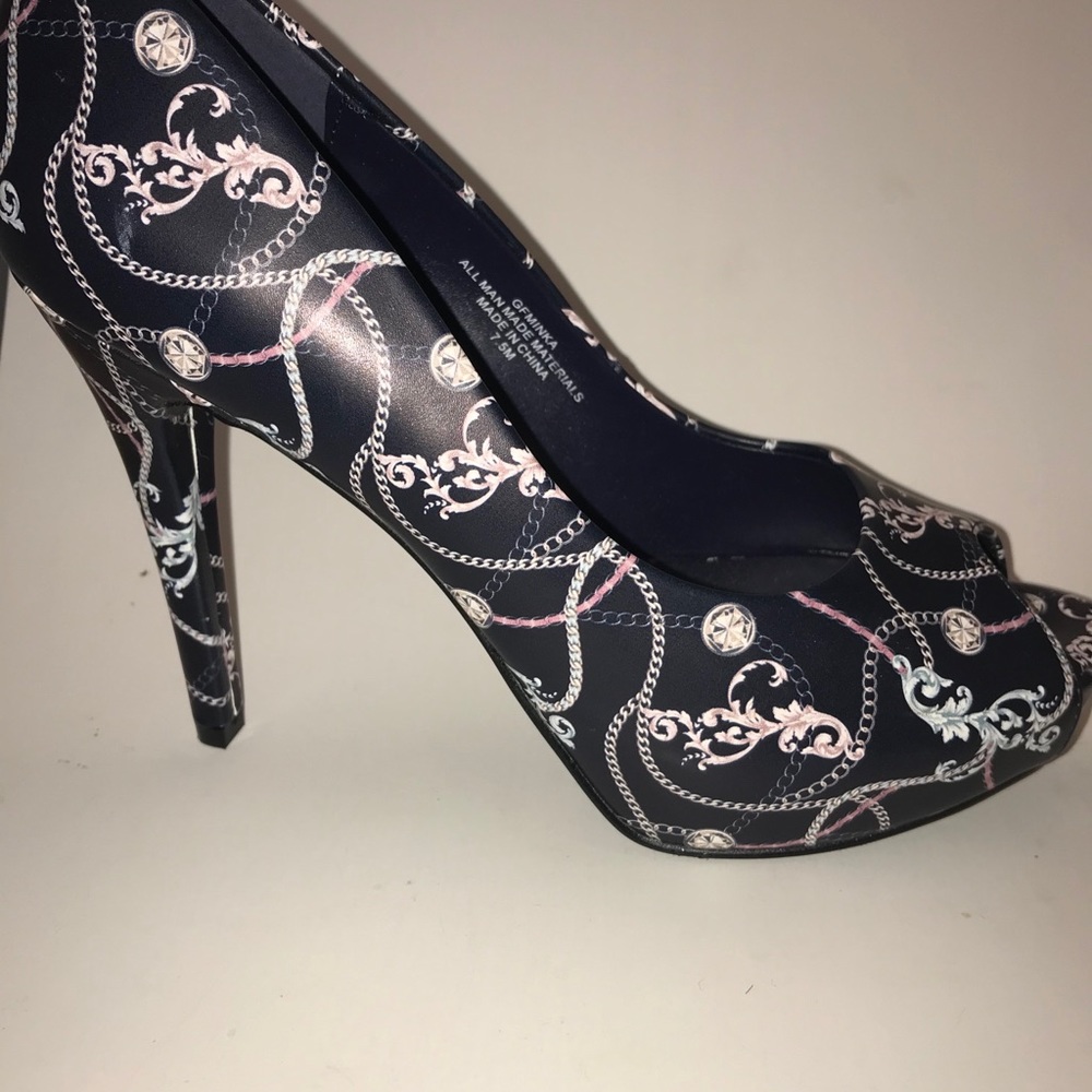 Guess heels women’s 7